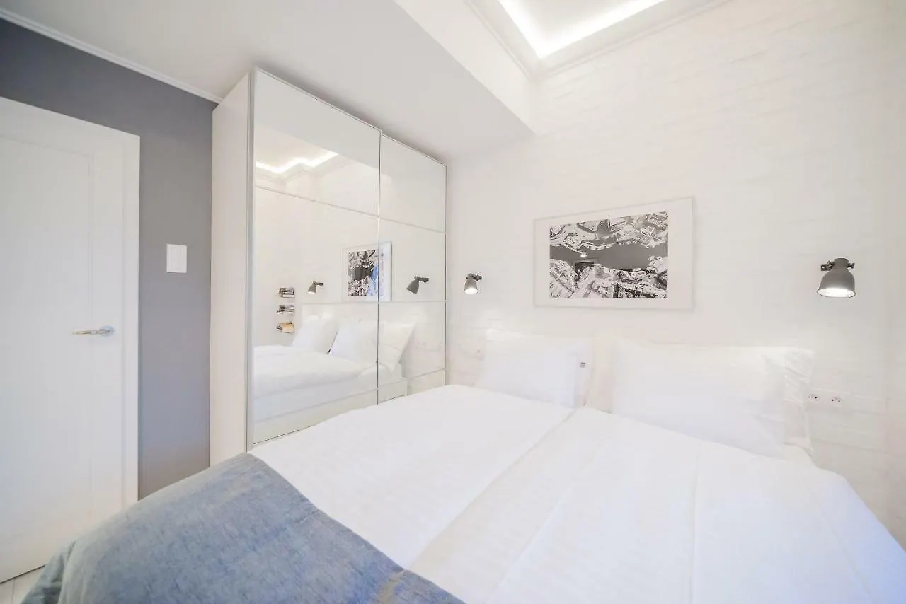 Apart-hotel Revelton Studios KLV