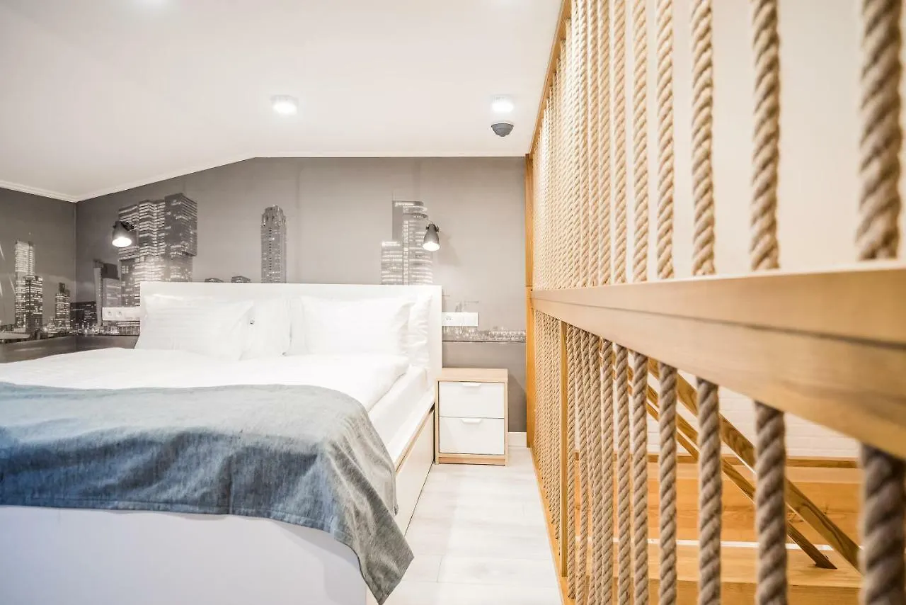 Revelton Studios KLV Apart-hotel